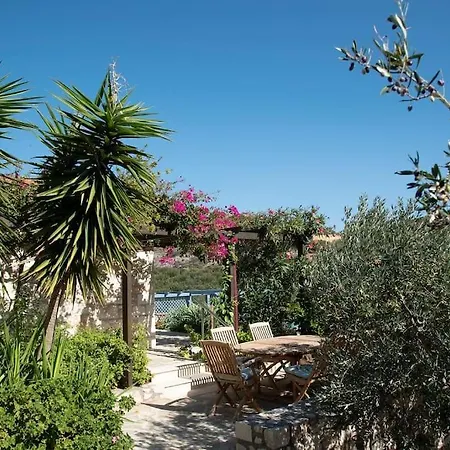 Agrilia Villa *